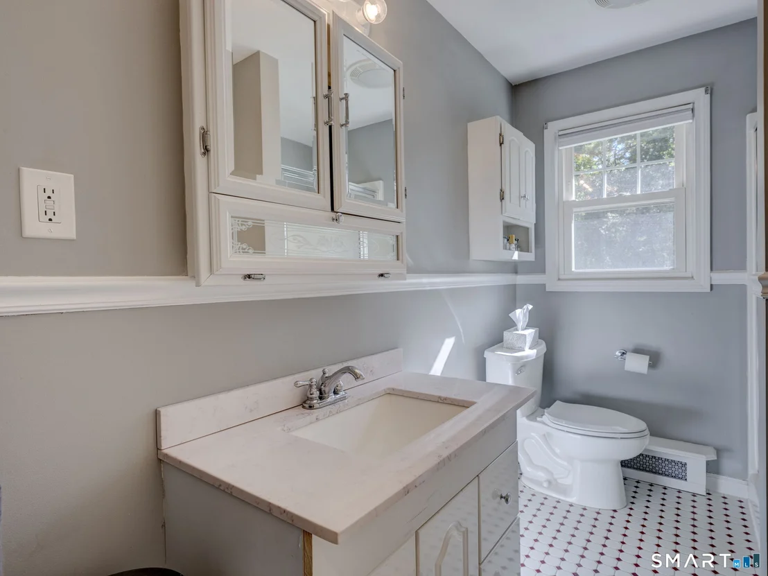 Photo of 887 Spindle Hill Road
