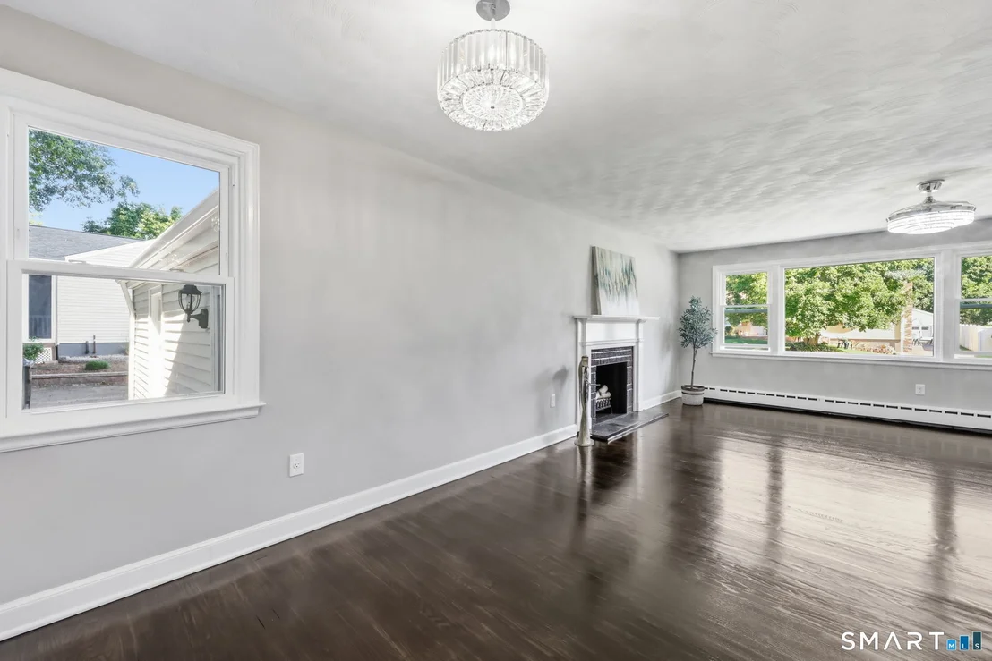 Photo of 156 Robin Hill Road