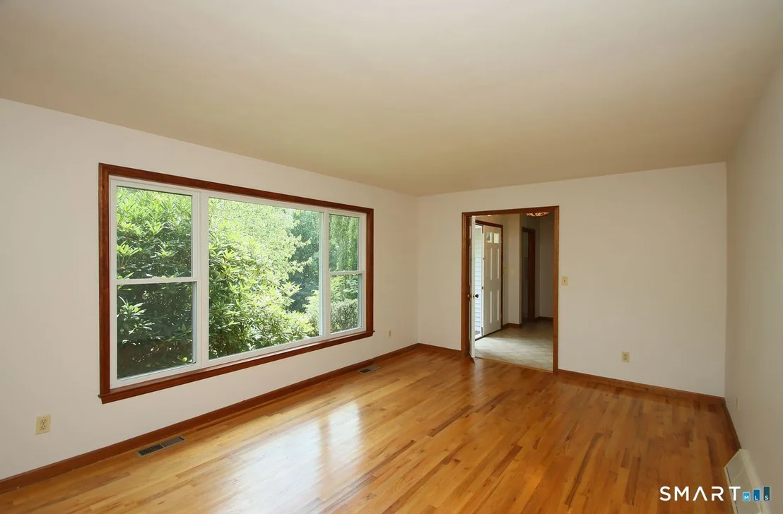 Photo of 328 Saybrook Road