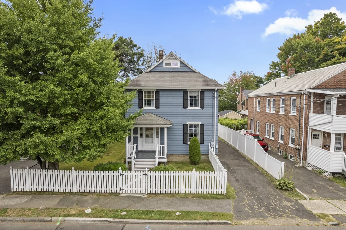 Photo of 127 Grasmere Avenue