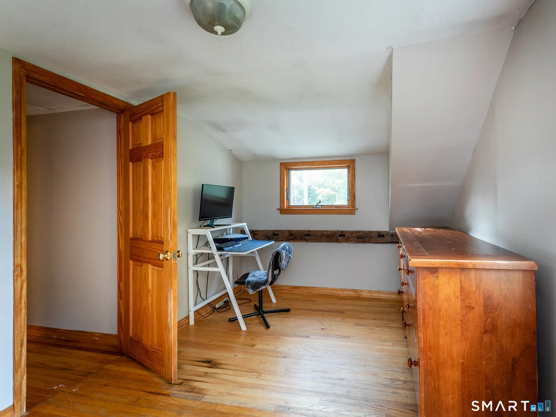 Photo of 28 Curtiss Hill Road