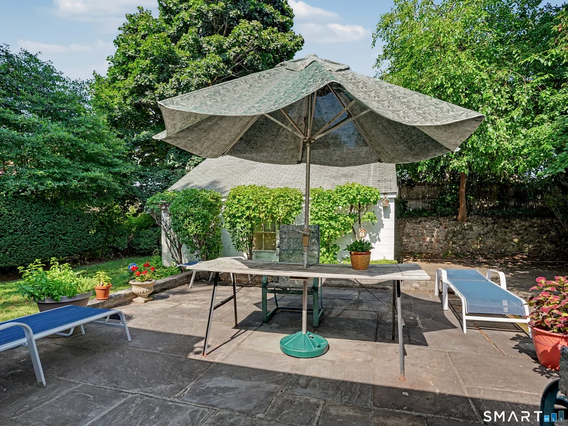 Photo of 64 Breyer Avenue