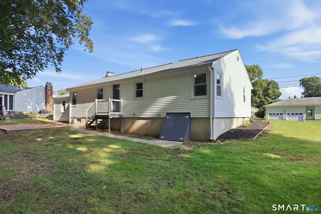 Photo of 156 Robin Hill Road