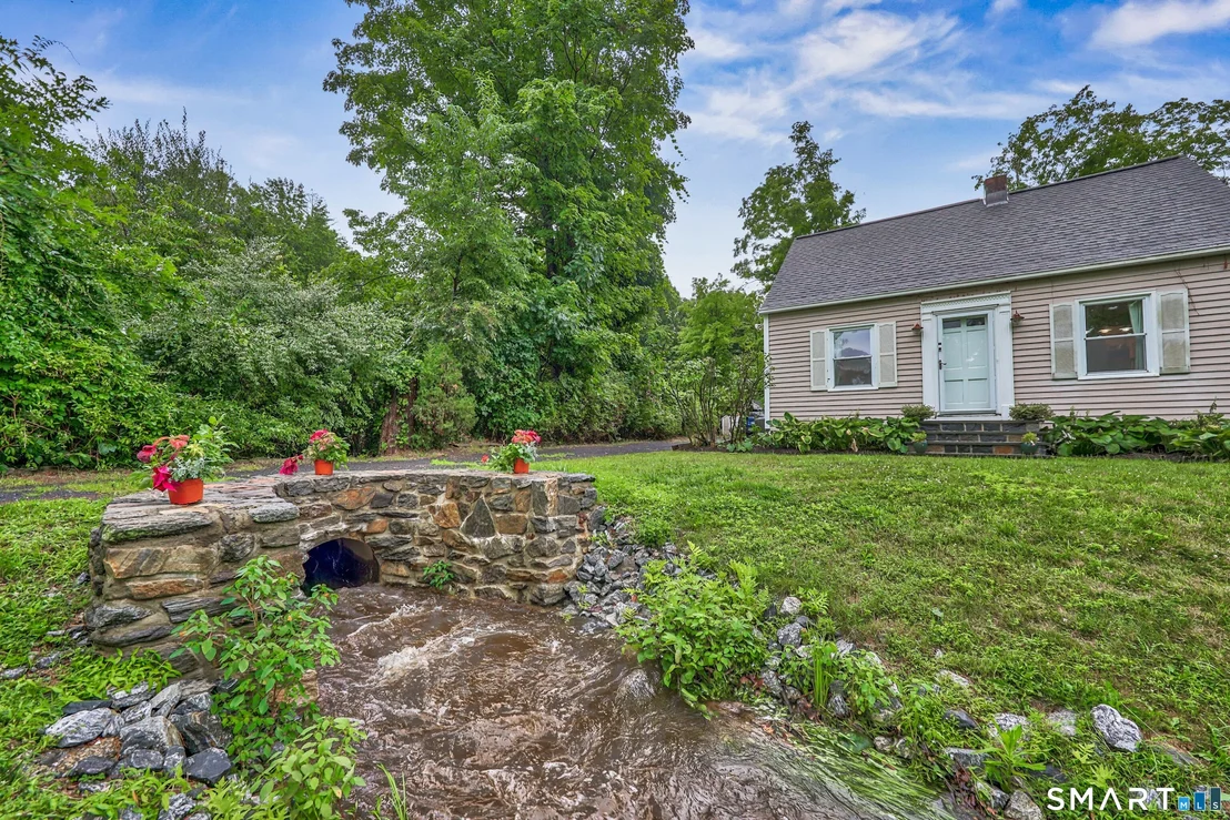 Photo of 124 Blackberry Hill Road