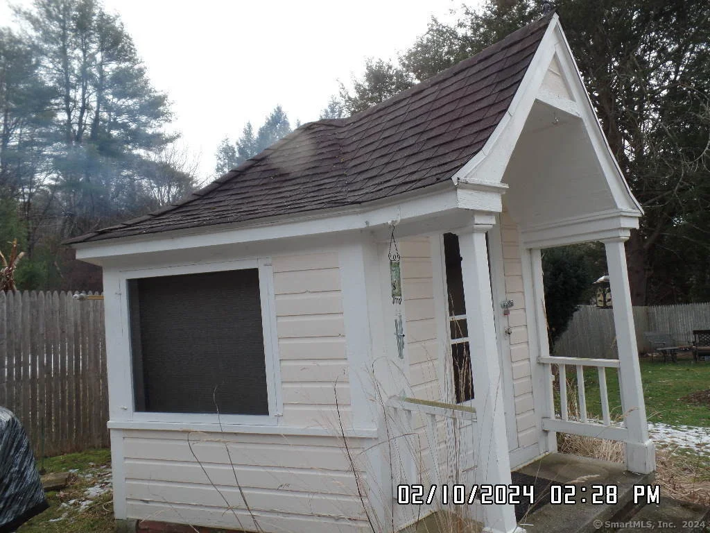 Photo of 595 Litchfield Road