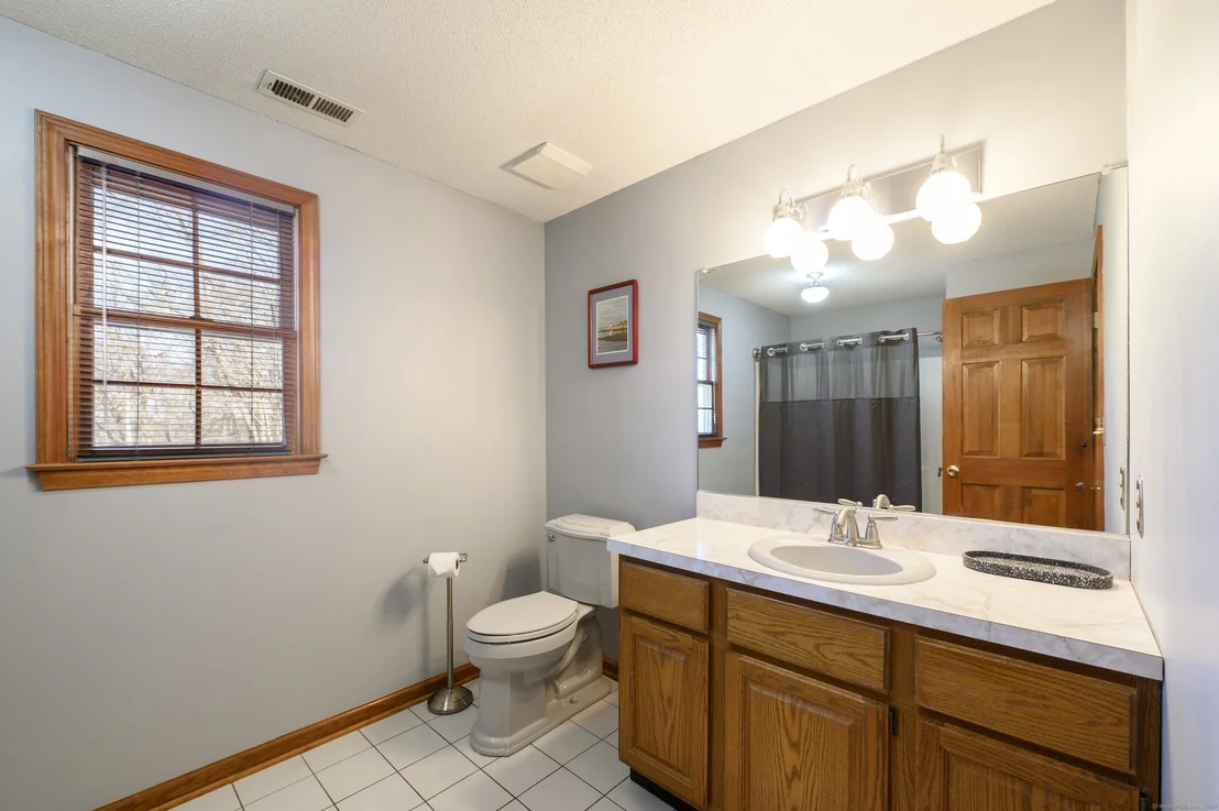 Photo of 1352 Wolf Hill Road