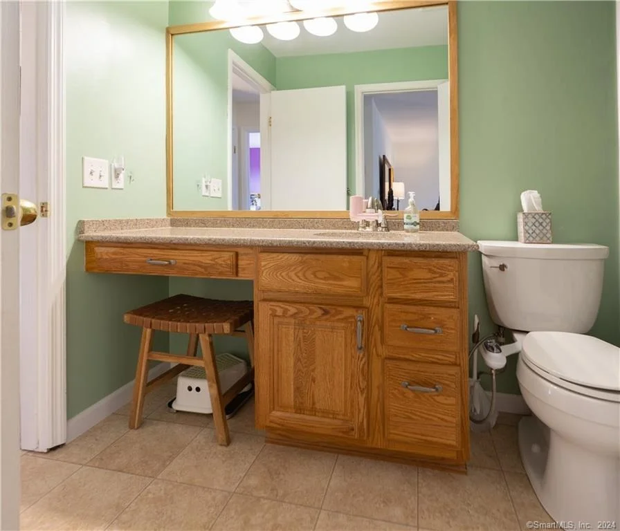 Photo of Unit 41D at 925 Oronoke Road