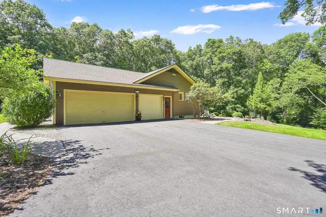 Photo of 70 Davis Road