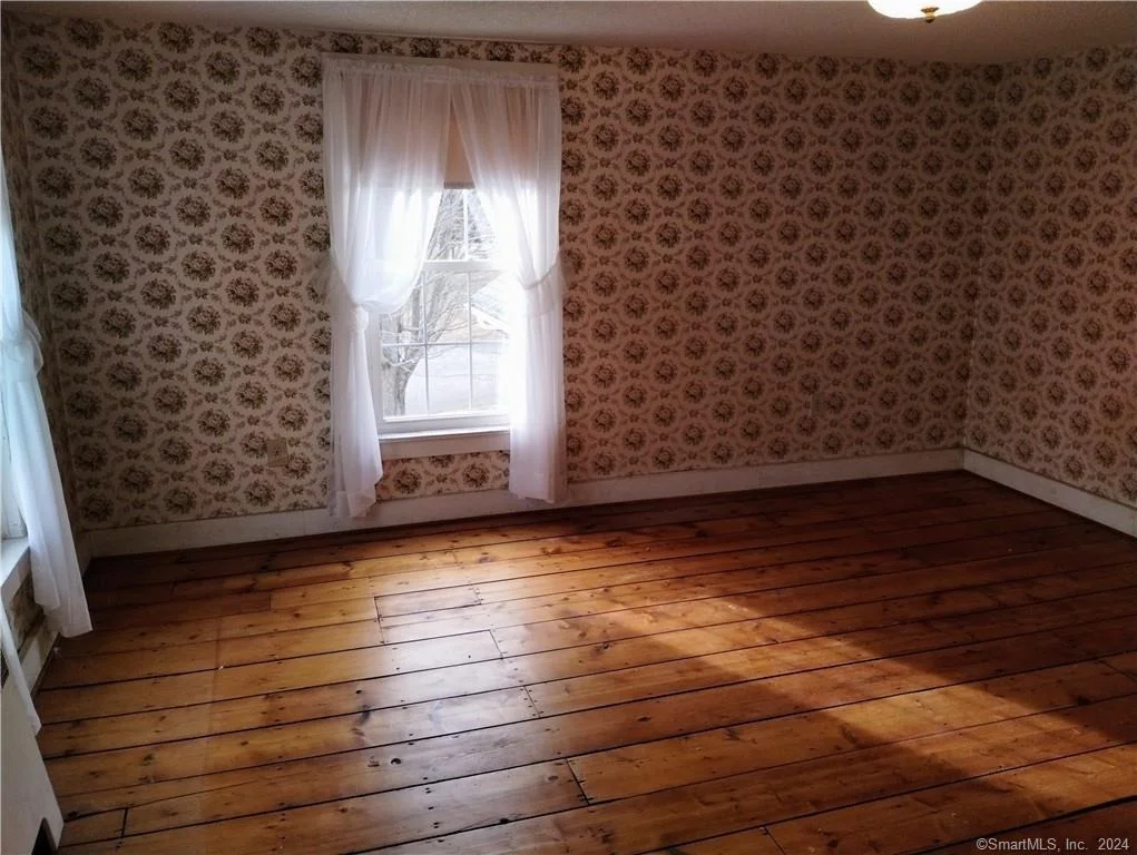 Photo of 448 Shore Road