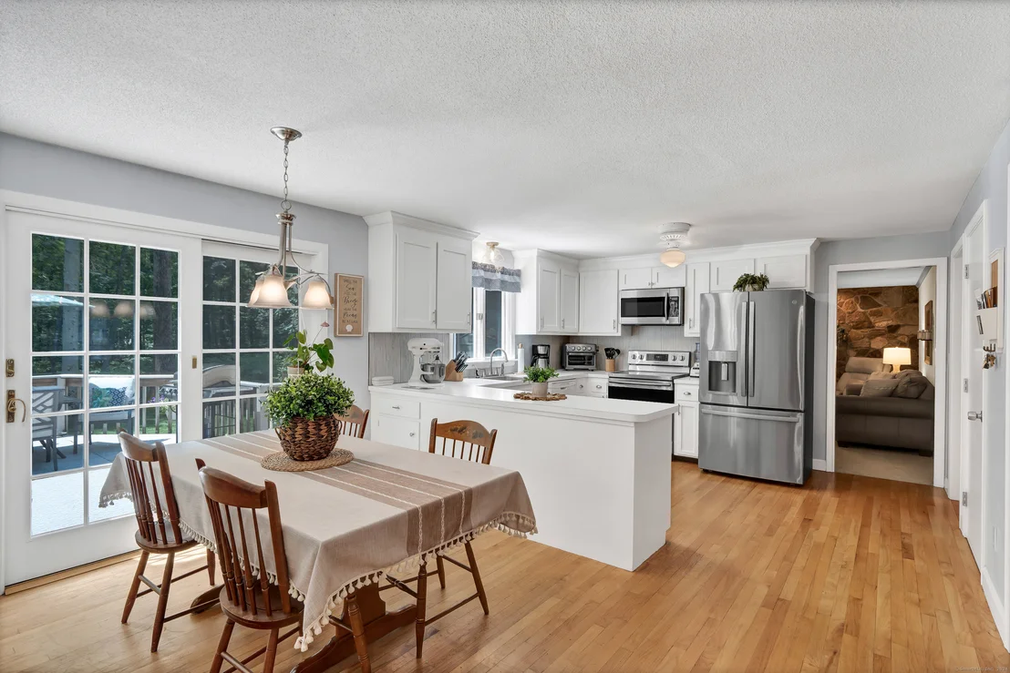 Photo of 302 Quarry Brook Drive