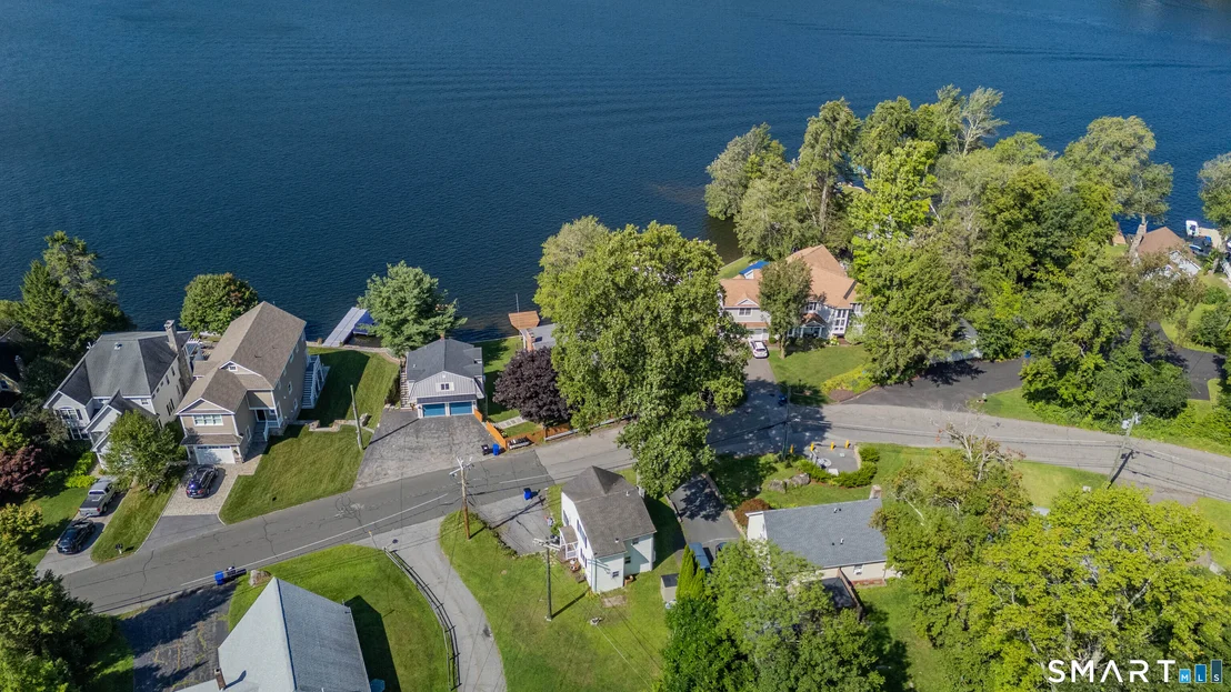 Photo of 325 Wakefield Boulevard