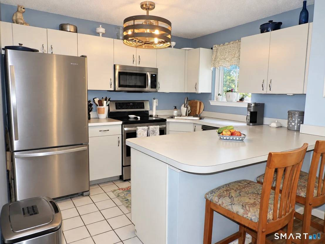 Photo of Unit 34J at 925 Oronoke Road