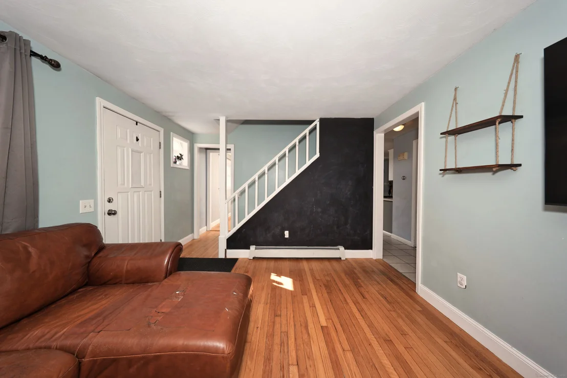 Photo of 39 Laura Drive