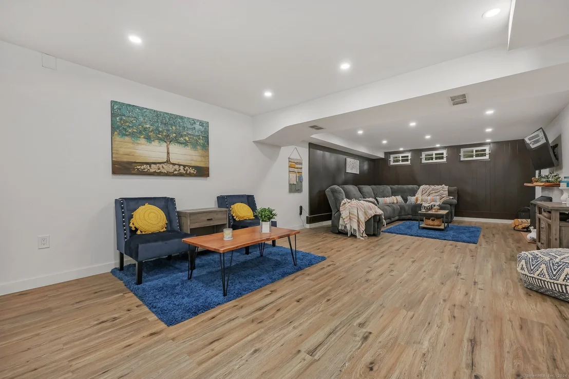 Photo of 109 Meadowcrest Drive