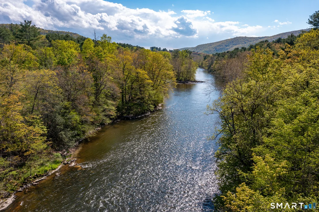 Photo of 35 River Road