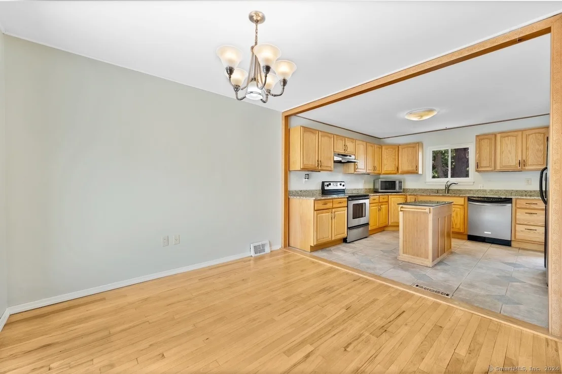 Photo of 39 Niles Drive
