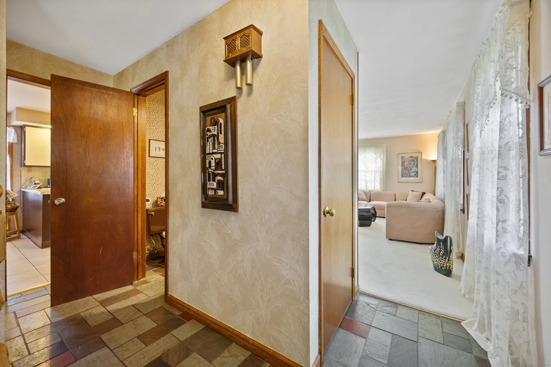 Photo of 325 Oak Drive