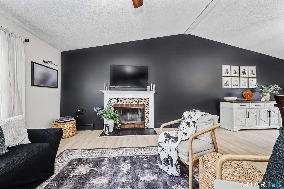 Photo of 7 Circuit Avenue