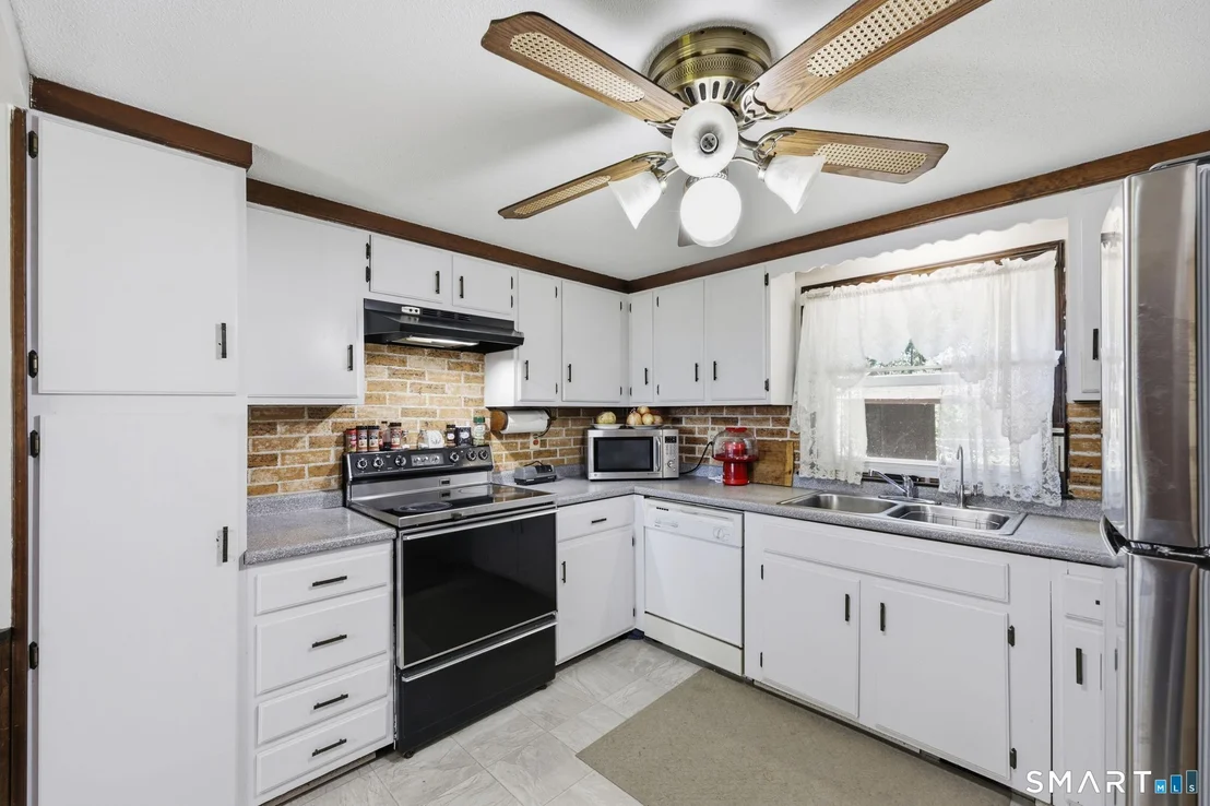 Photo of 142 Jackson Drive