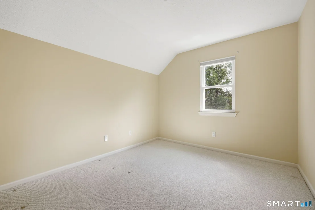 Photo of Unit B at 15 Thistle Way