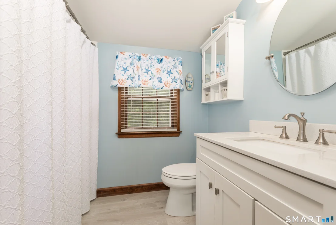 Photo of 81 White Oak Drive