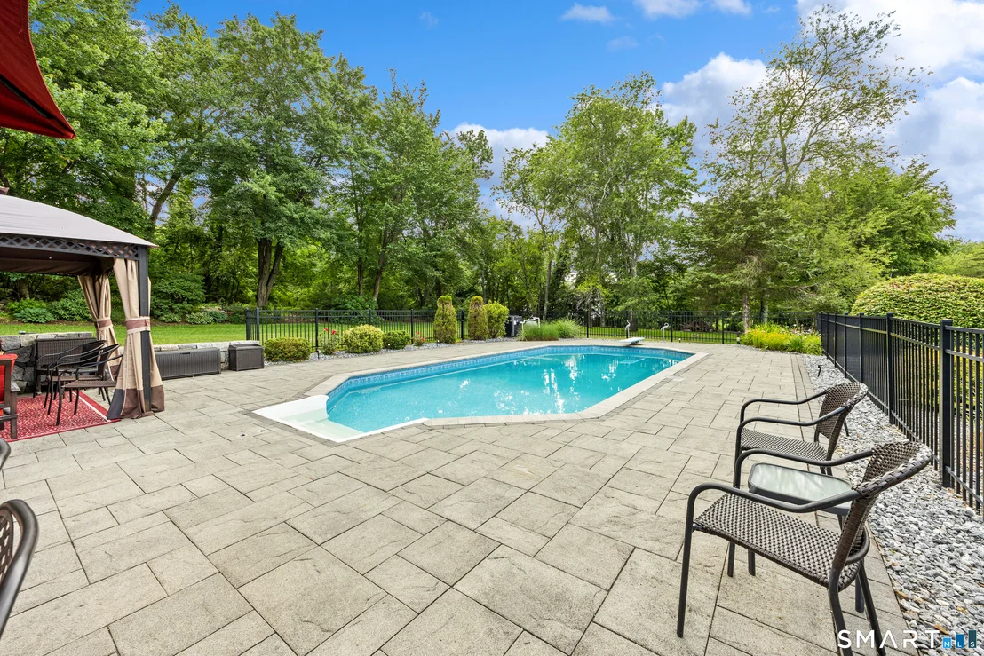 Photo of 8 Lindsley Drive