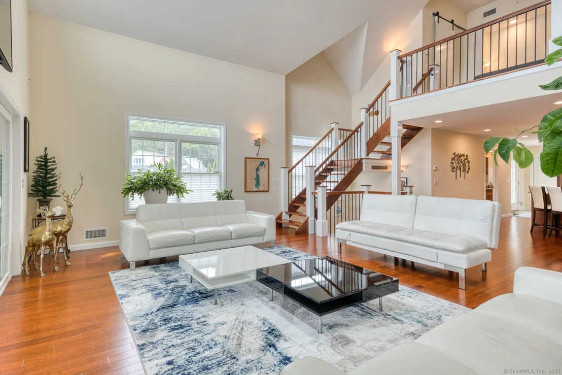 Photo of 722 Lake Drive
