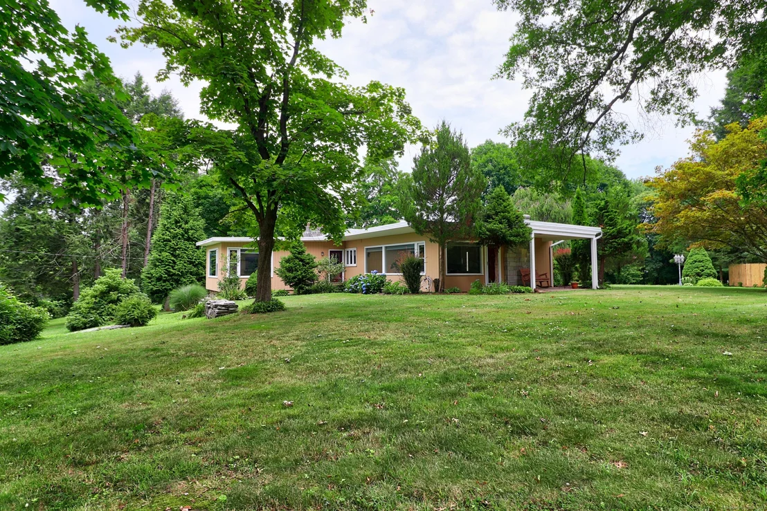 Photo of 215 Allerton Road
