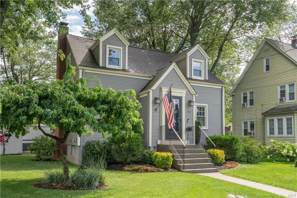 Photo of 95 Robbins Avenue