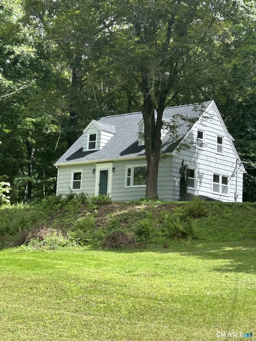 Photo of 425 Lakeside Road