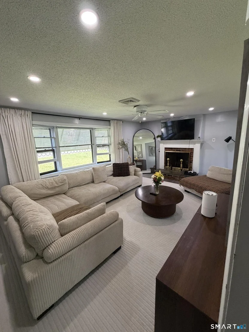 Photo of 204 Willowcrest Drive