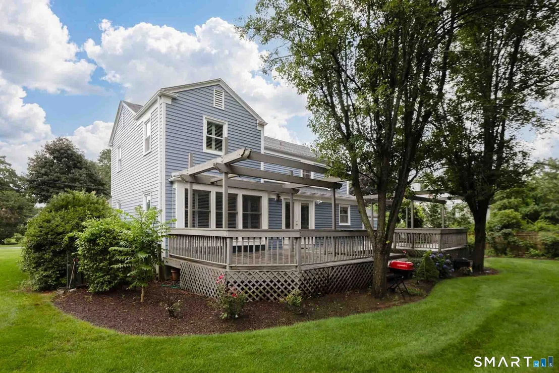 Photo of 140 Round Hill Road
