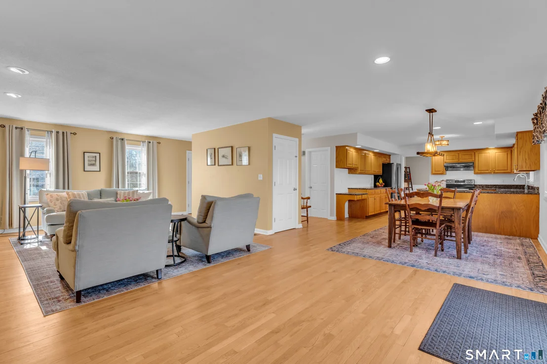Photo of 322 Willow Road