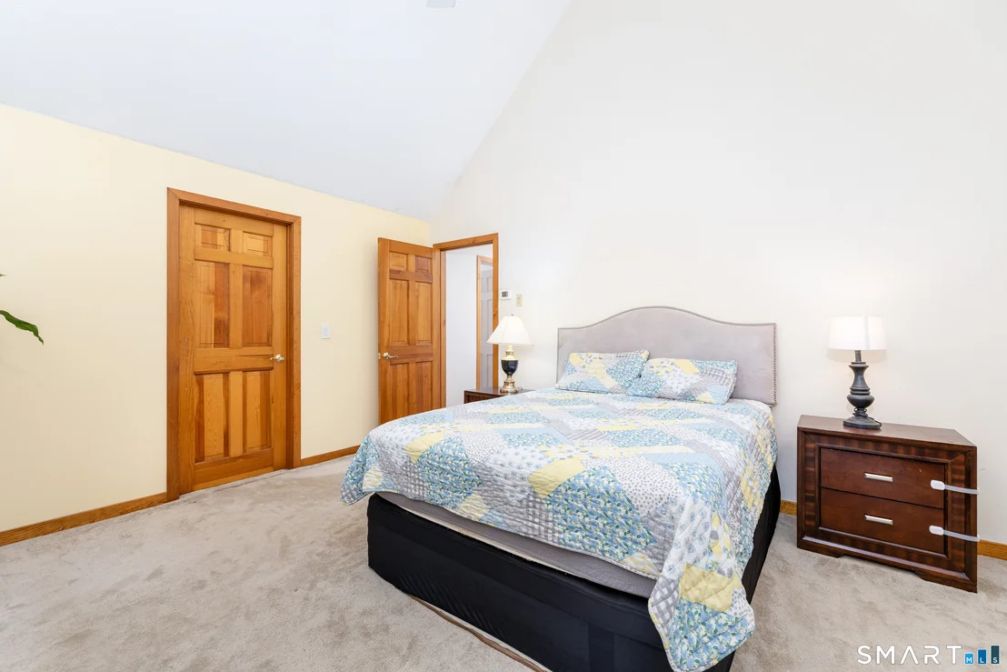Photo of 1386 Cedar Swamp Road