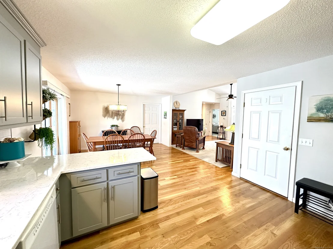 Photo of Unit 4 at 4 Glenbrook Drive