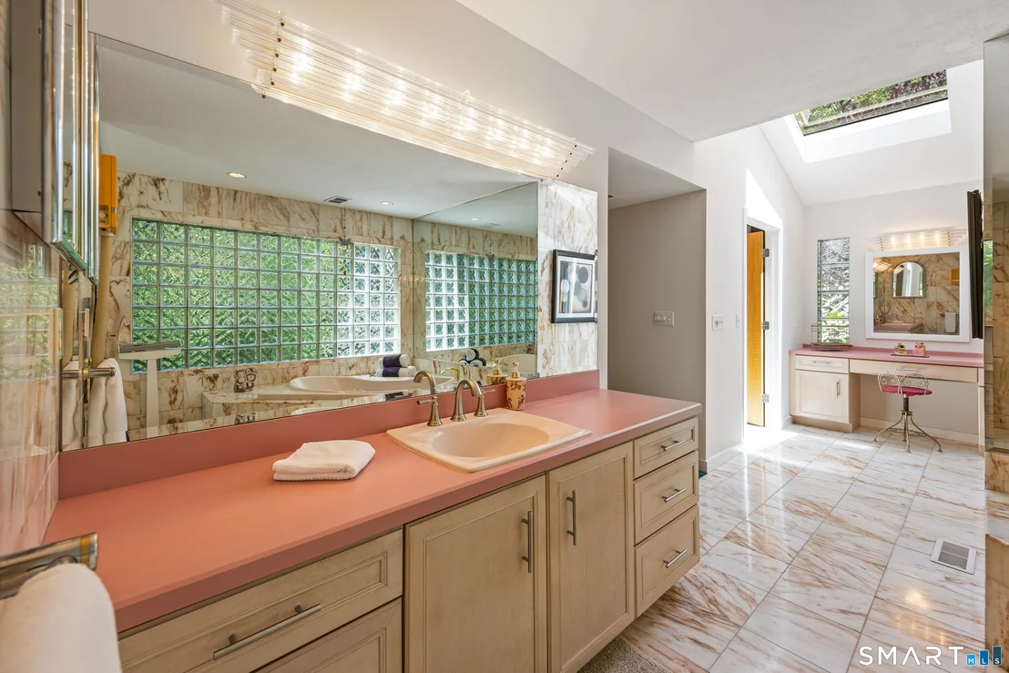 Photo of 25 Surrey Drive