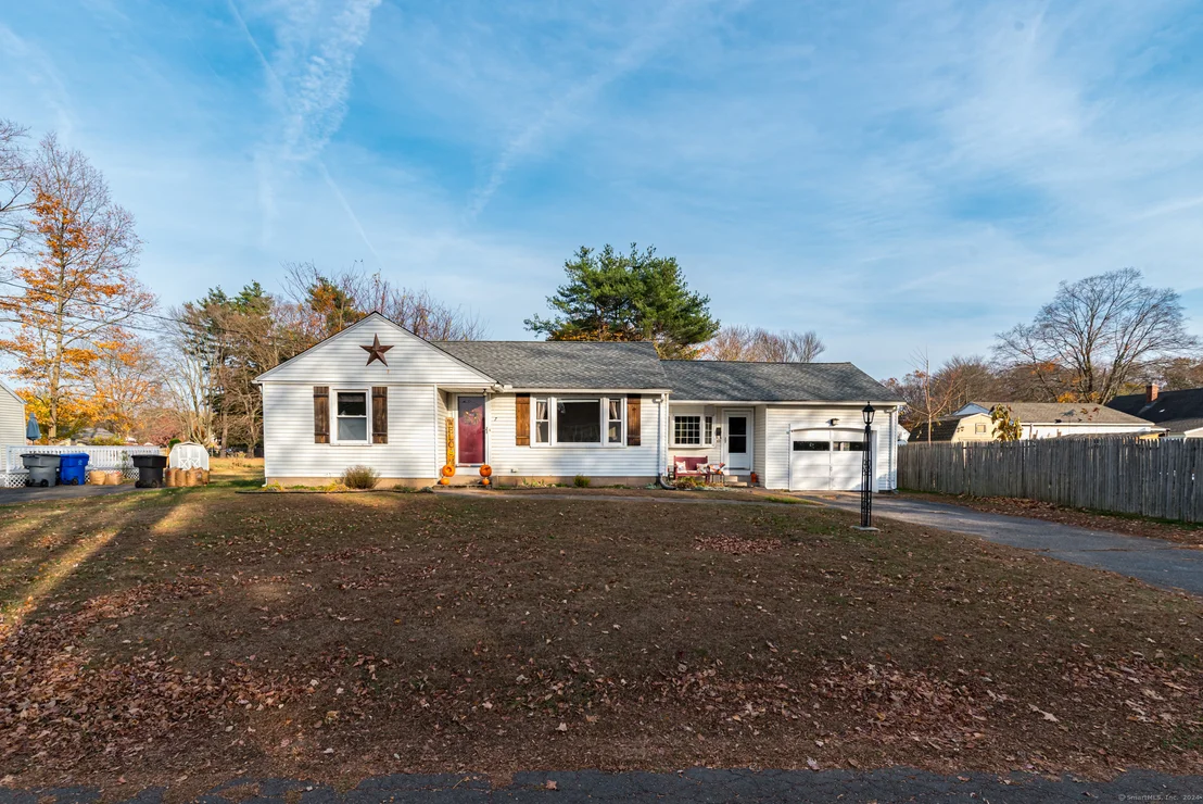 Photo of 7 Ridgefield Road