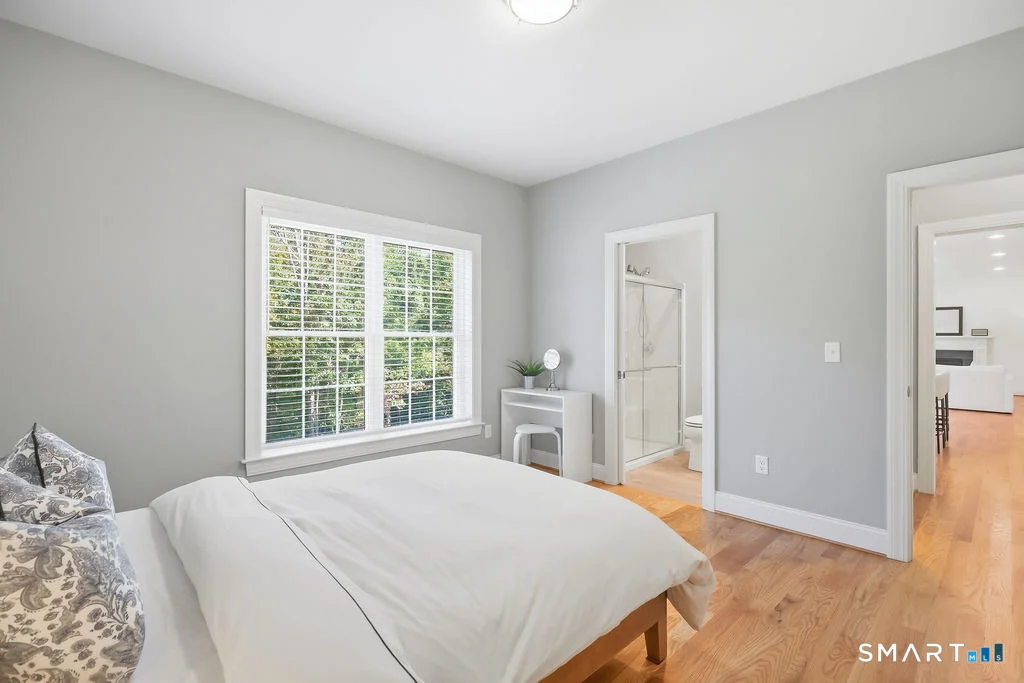 Photo of 21 Wolf Hill Road