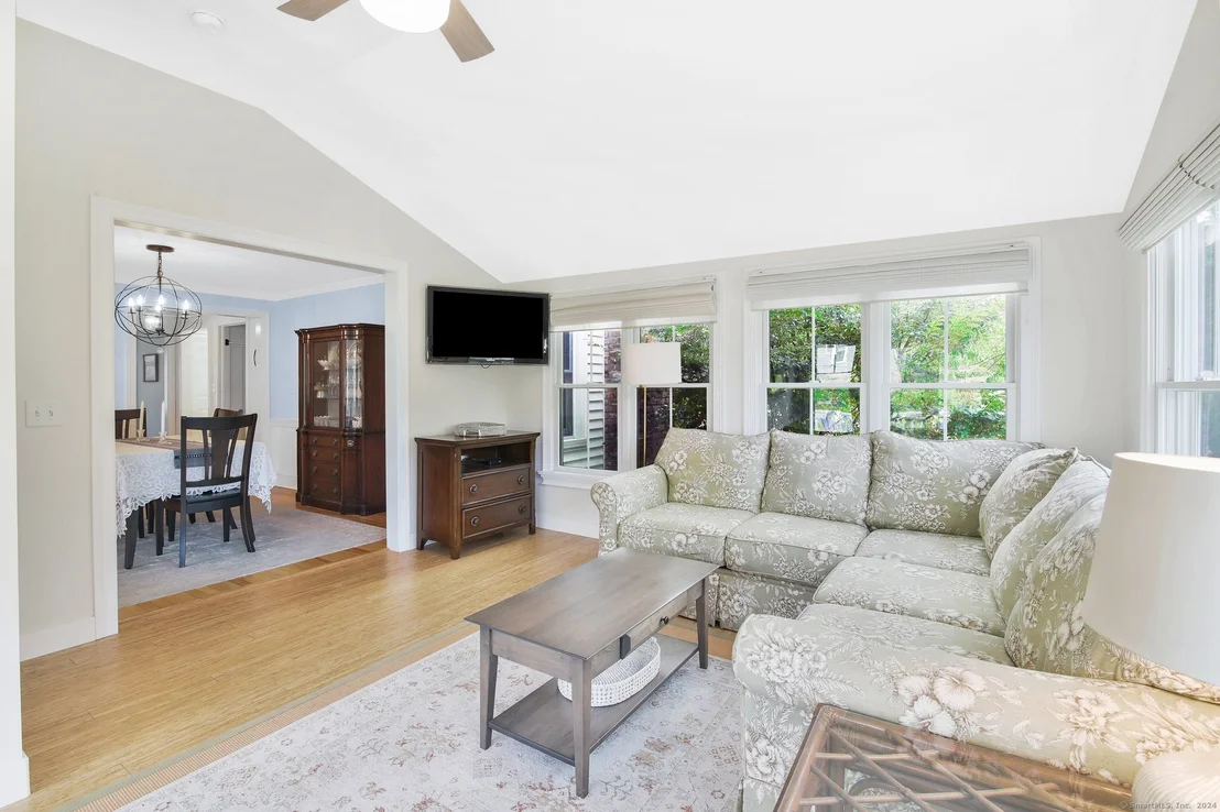 Photo of 21 Colonial Drive