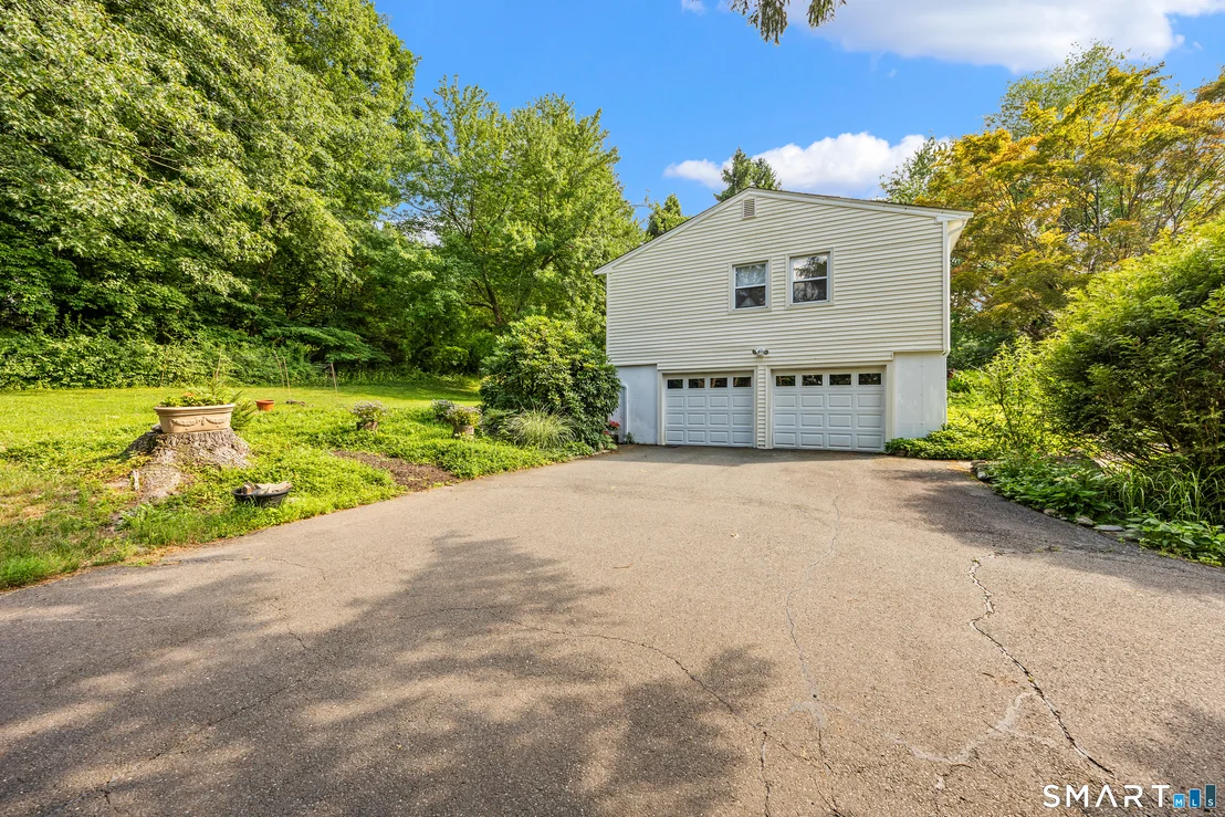 Photo of 44 Williamsburg Drive