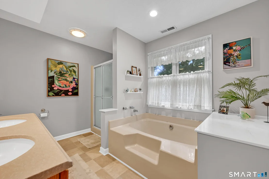 Photo of 107 Robin Drive