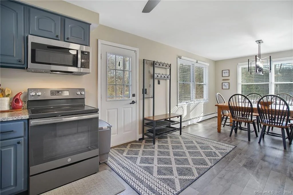 Photo of 986 Merrow Road