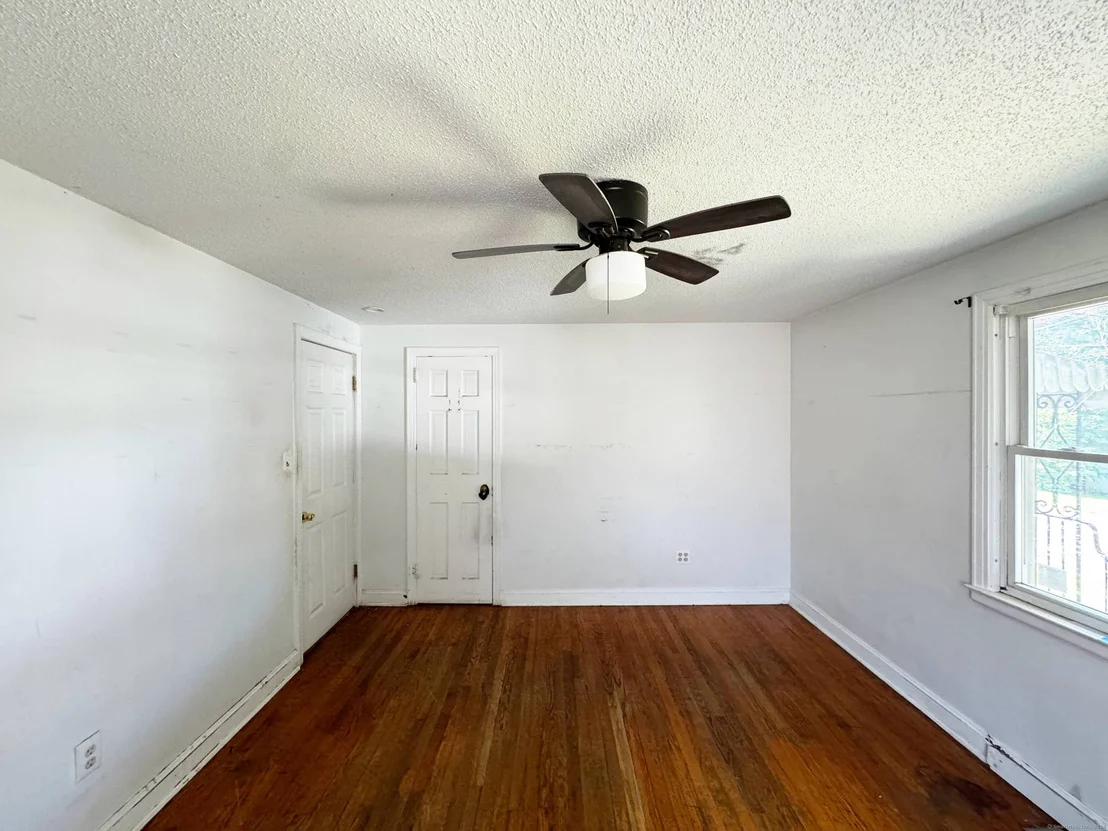 Photo of 421 Divinity Street
