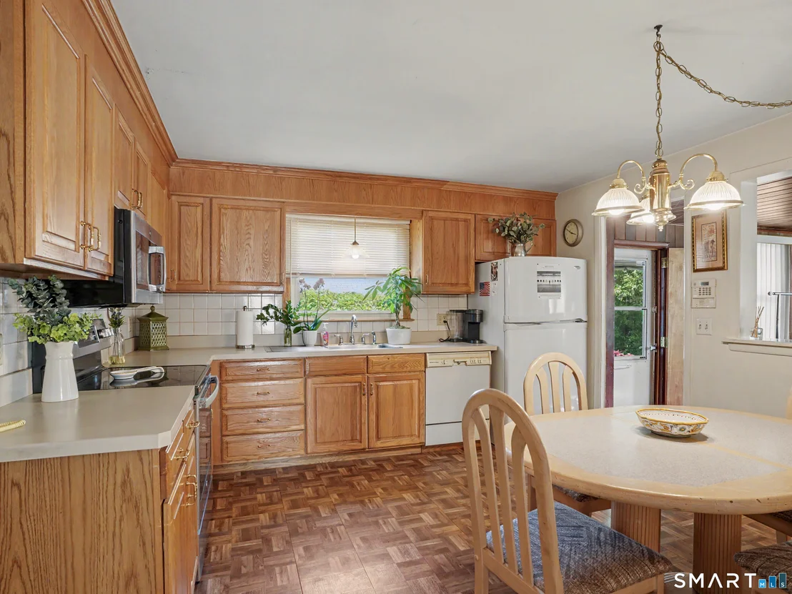 Photo of 64 Breyer Avenue