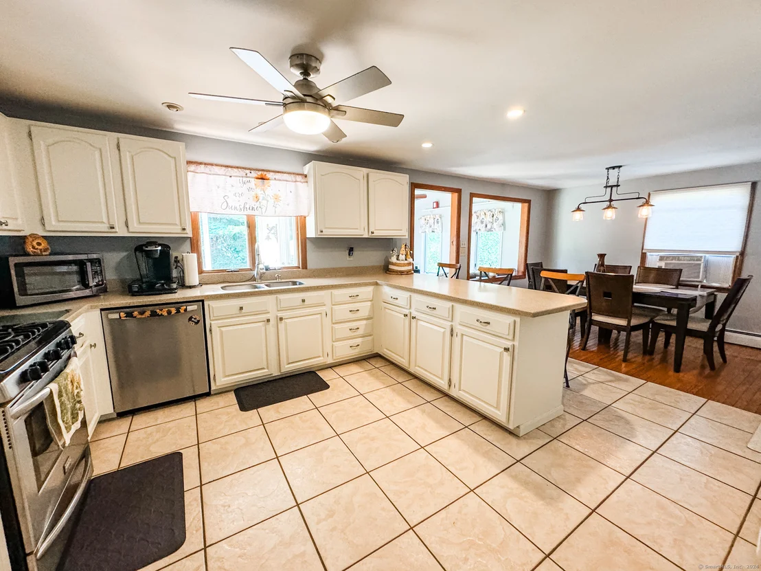 Photo of 33 Fairway Drive