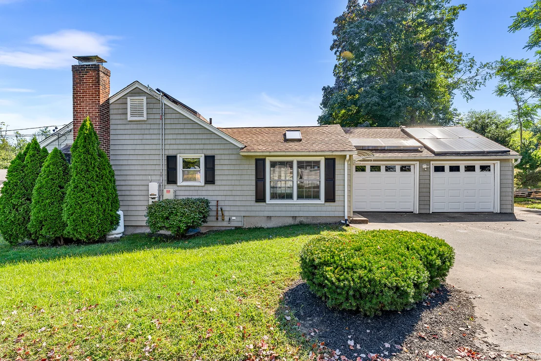 Photo of 165 Giddings Avenue