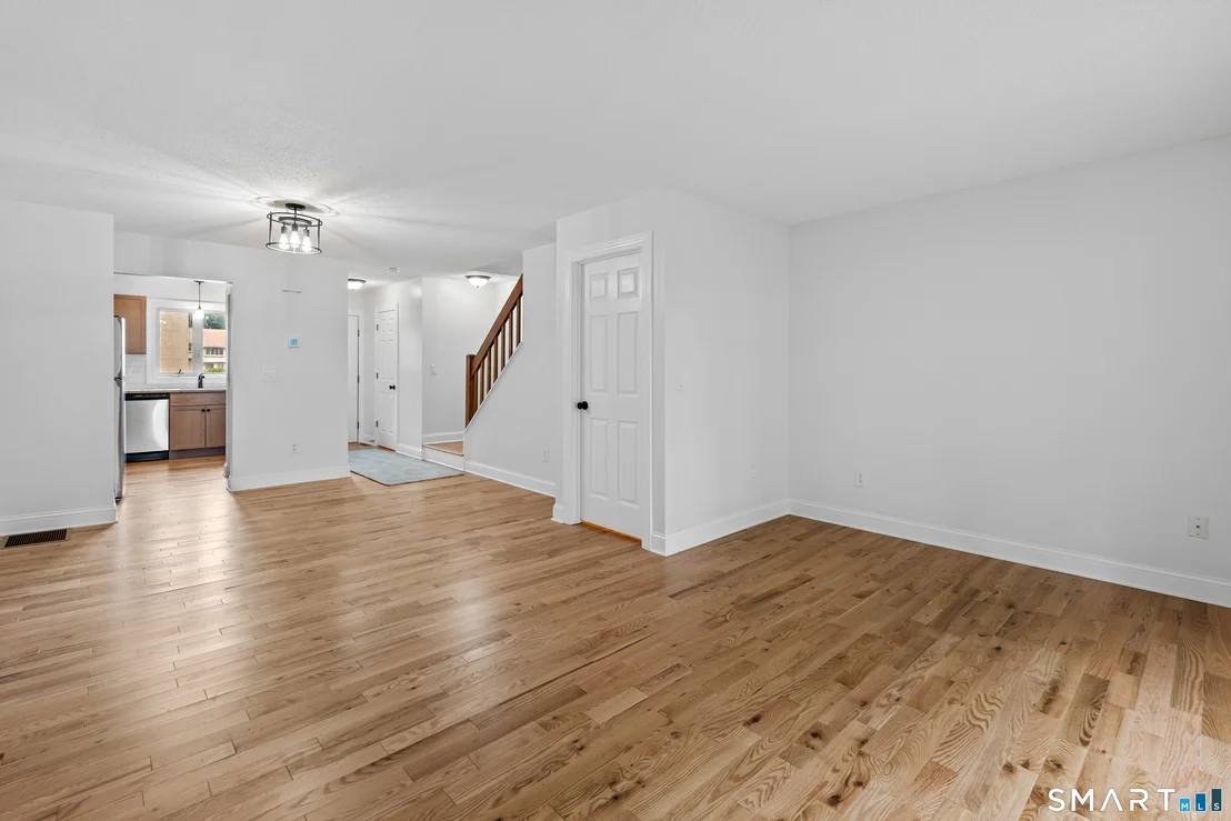Photo of Unit 17 at 827 Oronoke Road