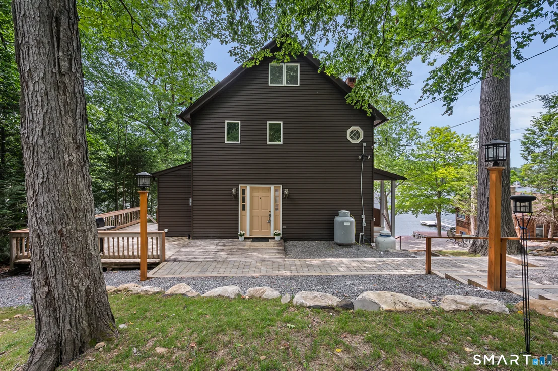 Photo of 752 Lake Drive