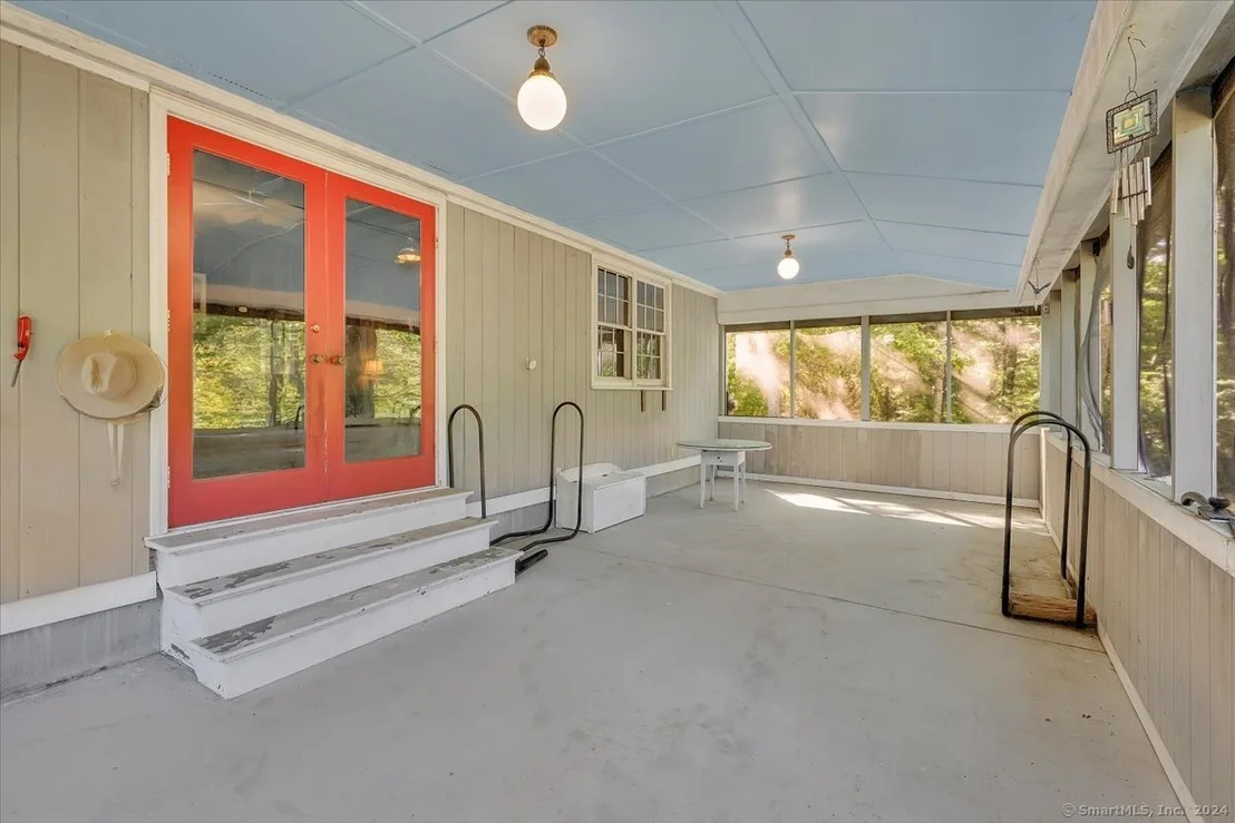 Photo of 201 Folly Lane