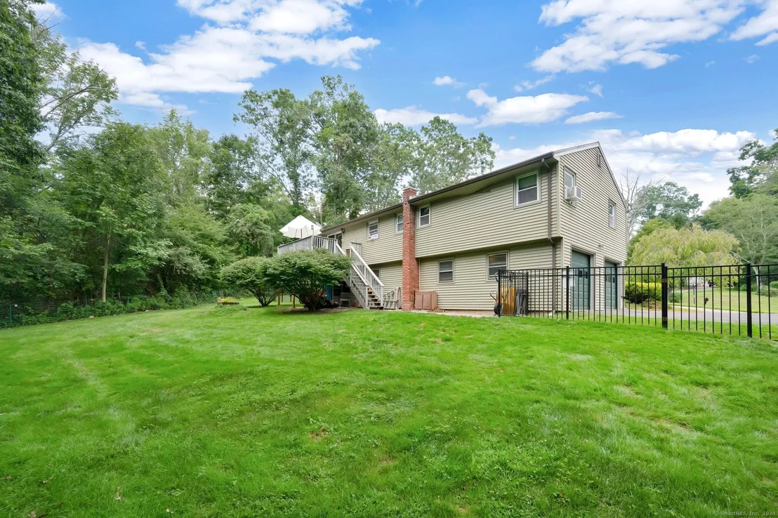 Photo of 100 Fieldstone Lane